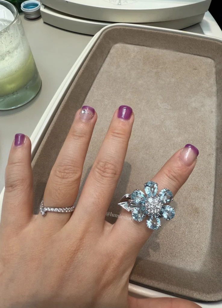 VCA Fleurs de Hawaii Aquamarine Ring