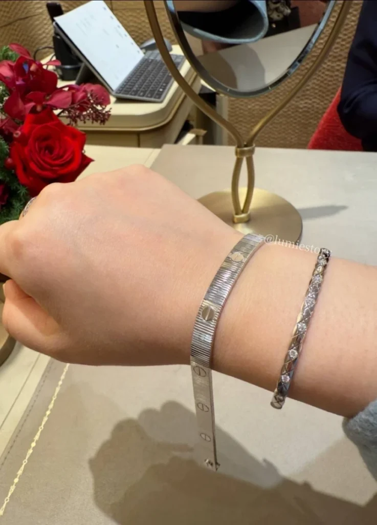 Cartier LOVE Unlimited Bracelet, flexible
18K white gold, Width: 7 mm
$9,900