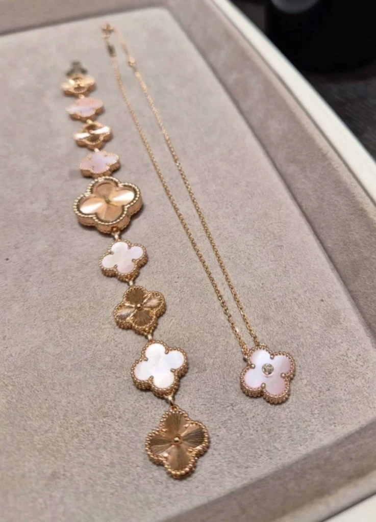 Sweet Alhambra bracelet watch