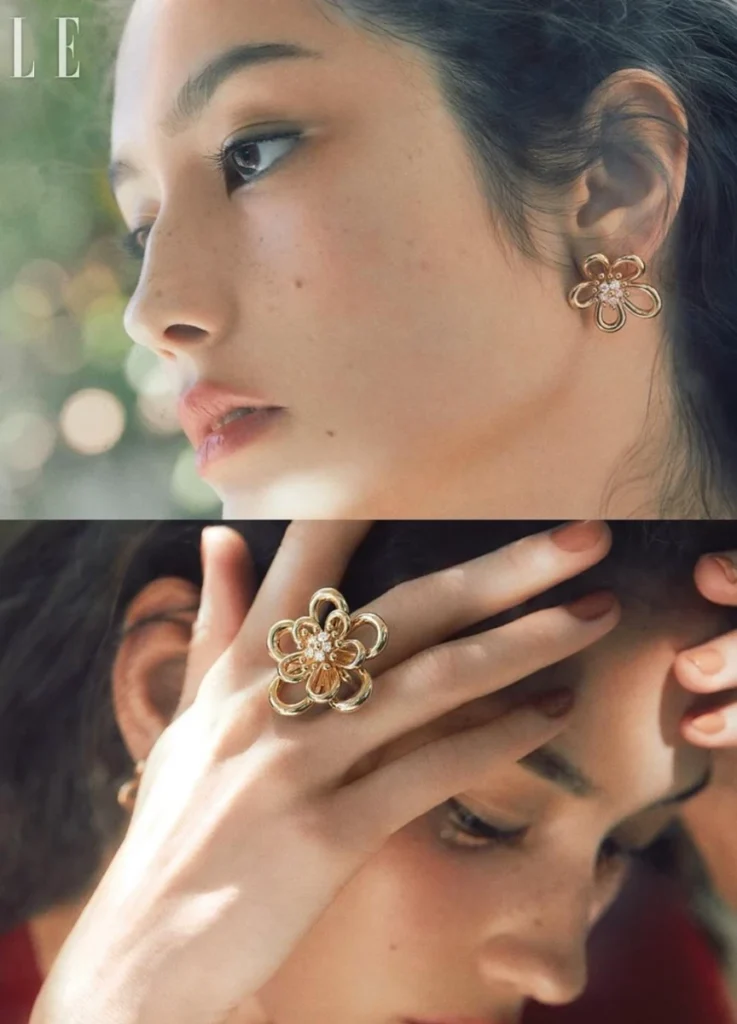 VCA Flowerlace Earings and Ring in Yellow Gold