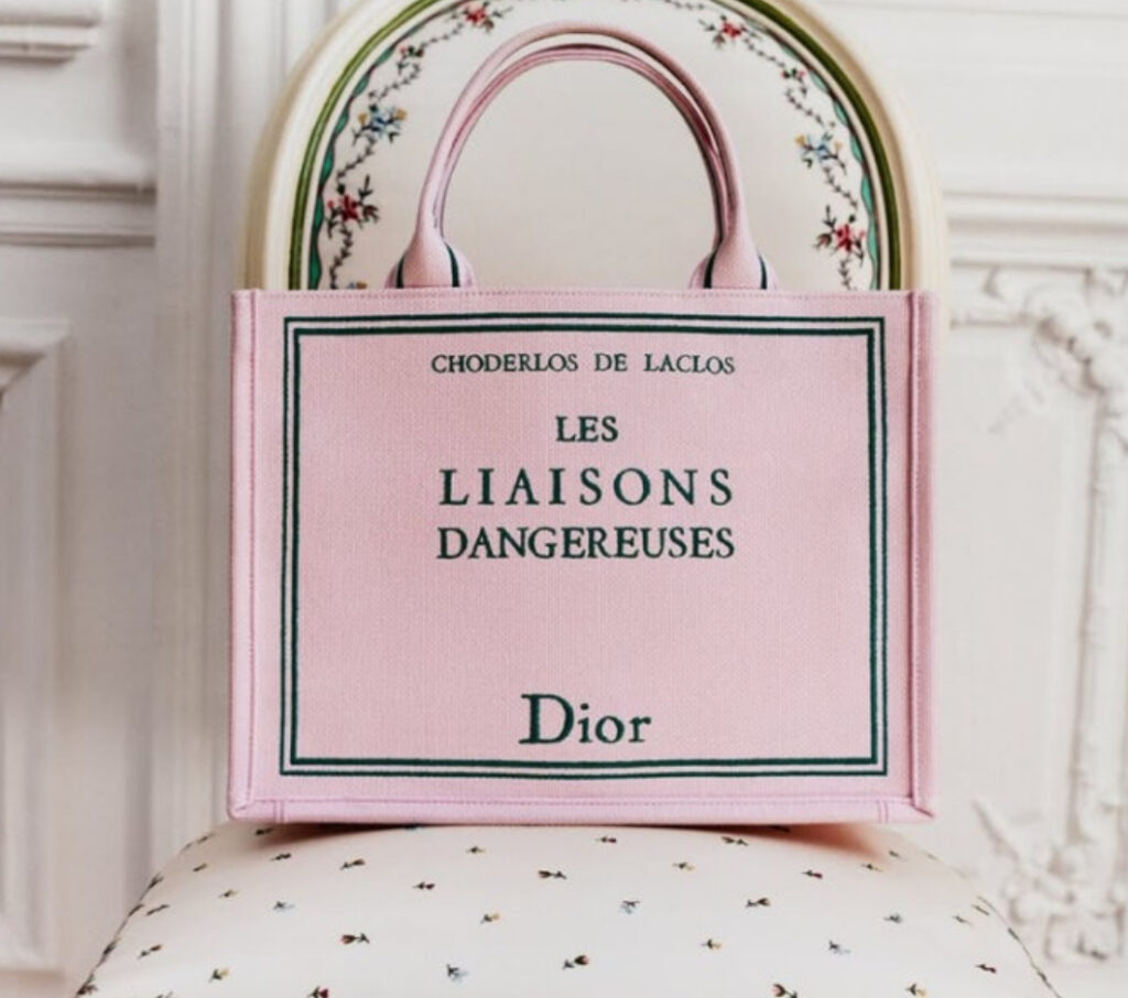 Dior Book Tote medium (Book Cover ver.)
