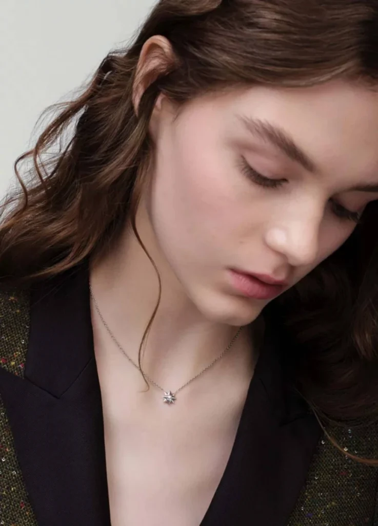 Dior Étoile des Vents necklace
