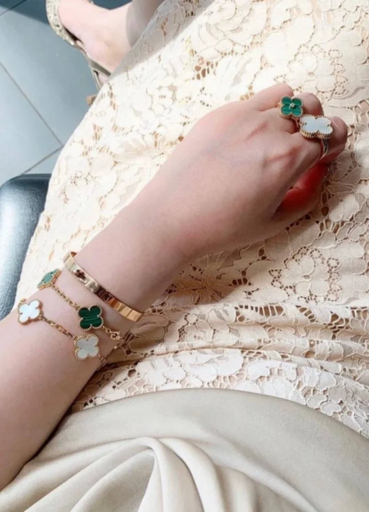 5 Motif Alhambra Bracelet
