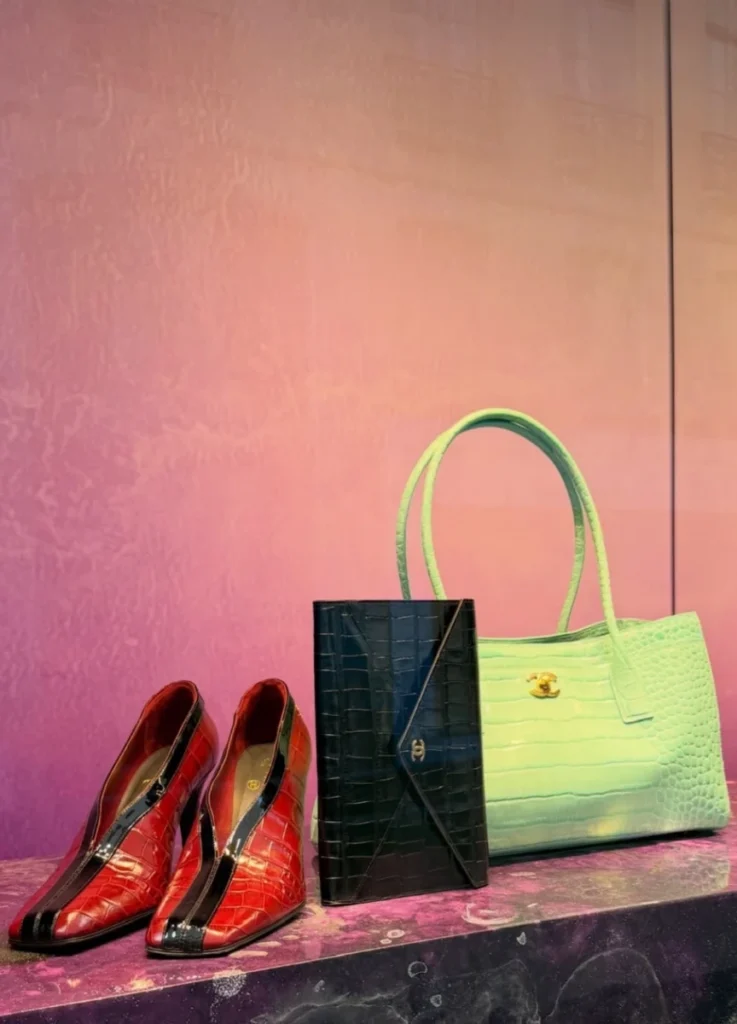 Chanel 26SS Bags - Small Shopping Bag 
Crocodile Embossed Calfskin & Gold-Tone Metal,
Green
