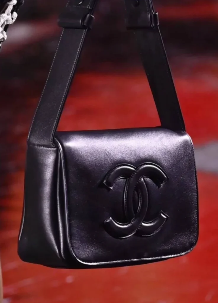 Chanel 26SS Bags - Messenger Bag /  Lambskin & Black