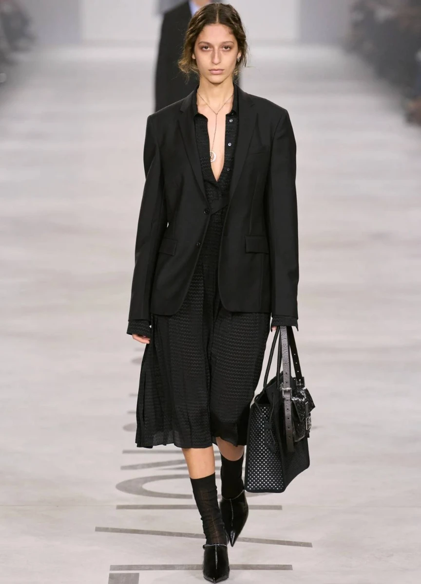 Fendi Fall/Winter 2026 | Maria Grazia Chiuri’s Return — Precise, Poised, and Curiously Un-Fendi