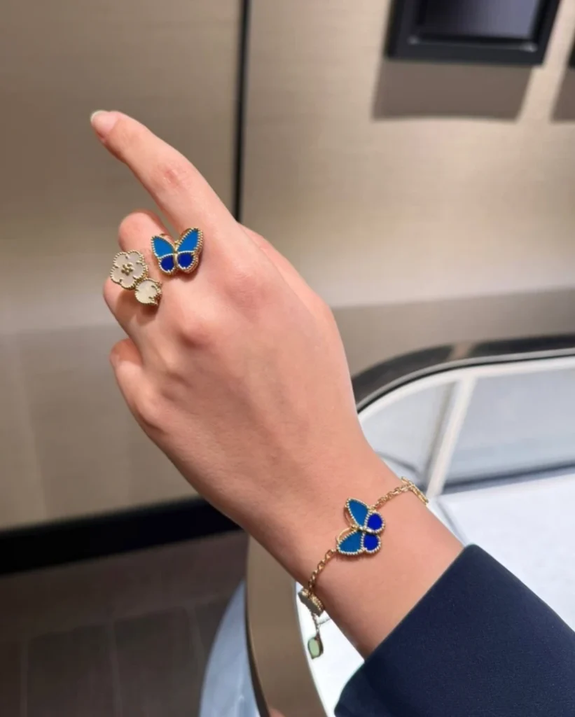 Lucky Spring Butterfly Between the Finger ring