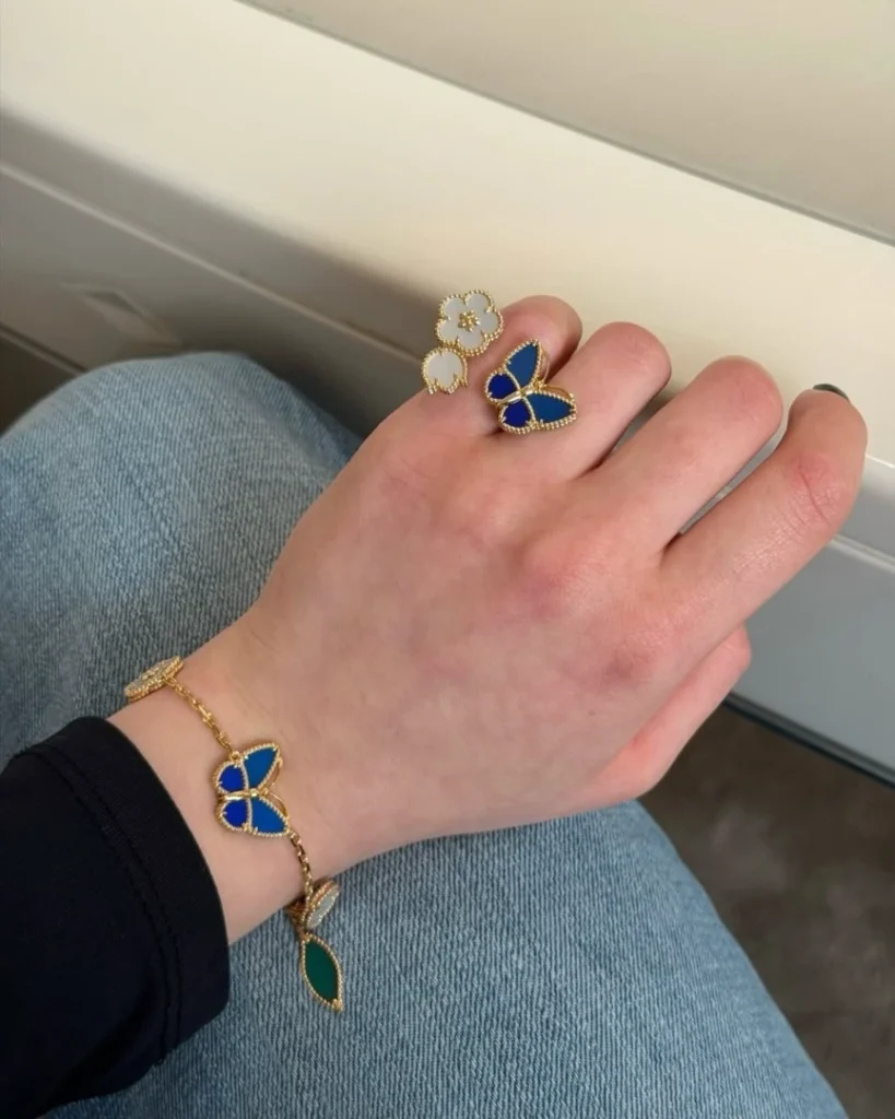 Lucky Spring Butterfly Between the Finger ring
Lucky Spring Butterfly bracelet, 5 motifs