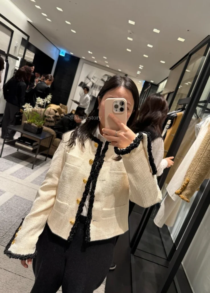 Chanel Spring 2026 Jacket
 
(Tweed / White & Black )