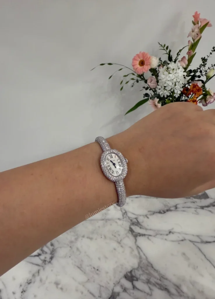 Baignoire watch, mini model, quartz movement. Rhodiumized 18K white gold