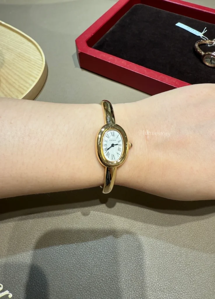 Baignoire watch, mini size, quartz movement. 18K yellow gold