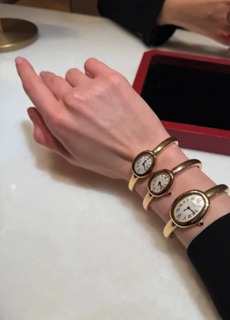 Baignoire watch, quartz movement. 18K yellow gold & Rose Gold