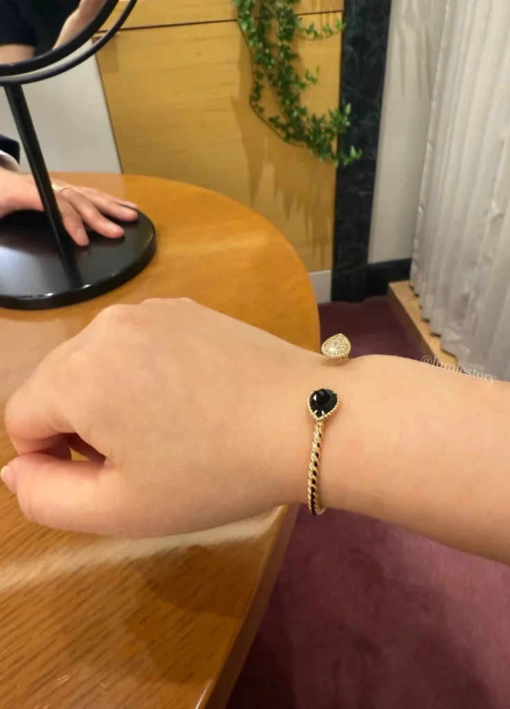 Serpent Bohème Bracelet Double S motif ($8,850 Excl. Tax)