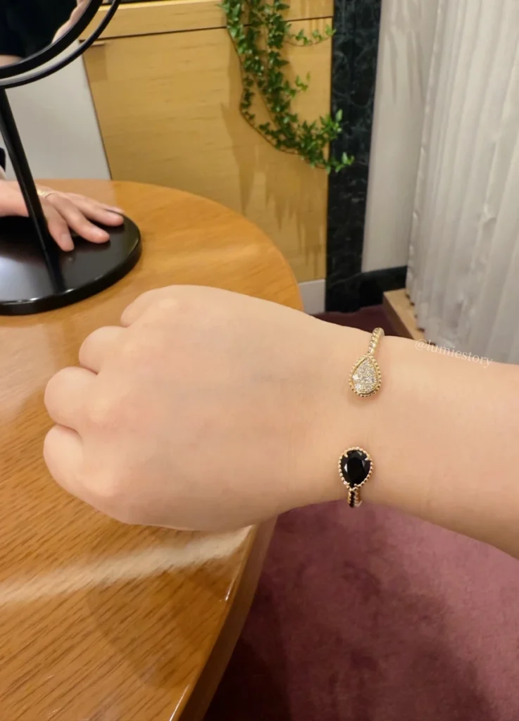 Serpent Bohème Bracelet Double S motif ($8,850 Excl. Tax)