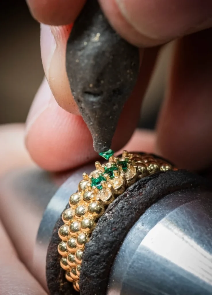 Perlée 3-Row Ring